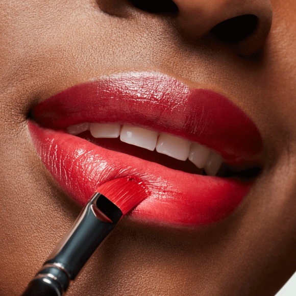 MAC Lustreglass Lipstick Put A Bow On It - Picture 15 of 16